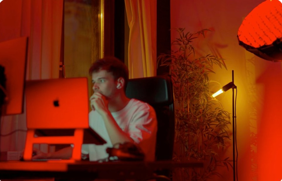 Lovre Sare working at his desk